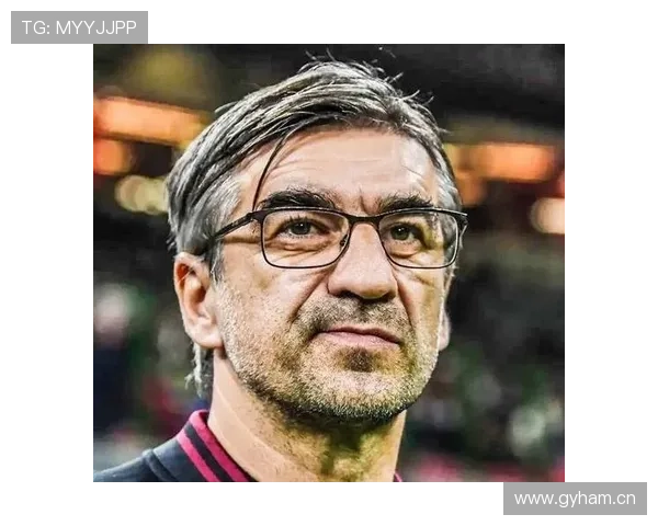 罗马战术调整引发关注，球队近阶段表现受到制约